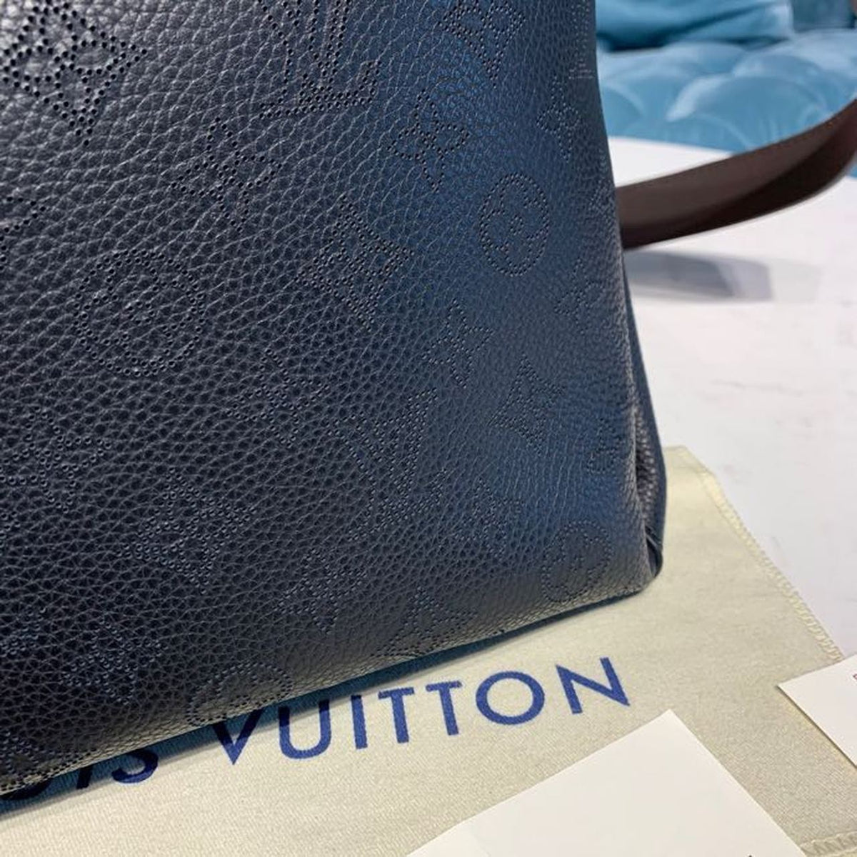 Louis Vuitton Beaubourg Woven Handle Tote Bag 32cm Mahina Calf Leather Canvas Spring/Summer Collection M56073, Noir –…