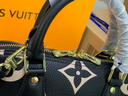 Louis Vuitton ALMA Monogram 35cm Black – product image 5