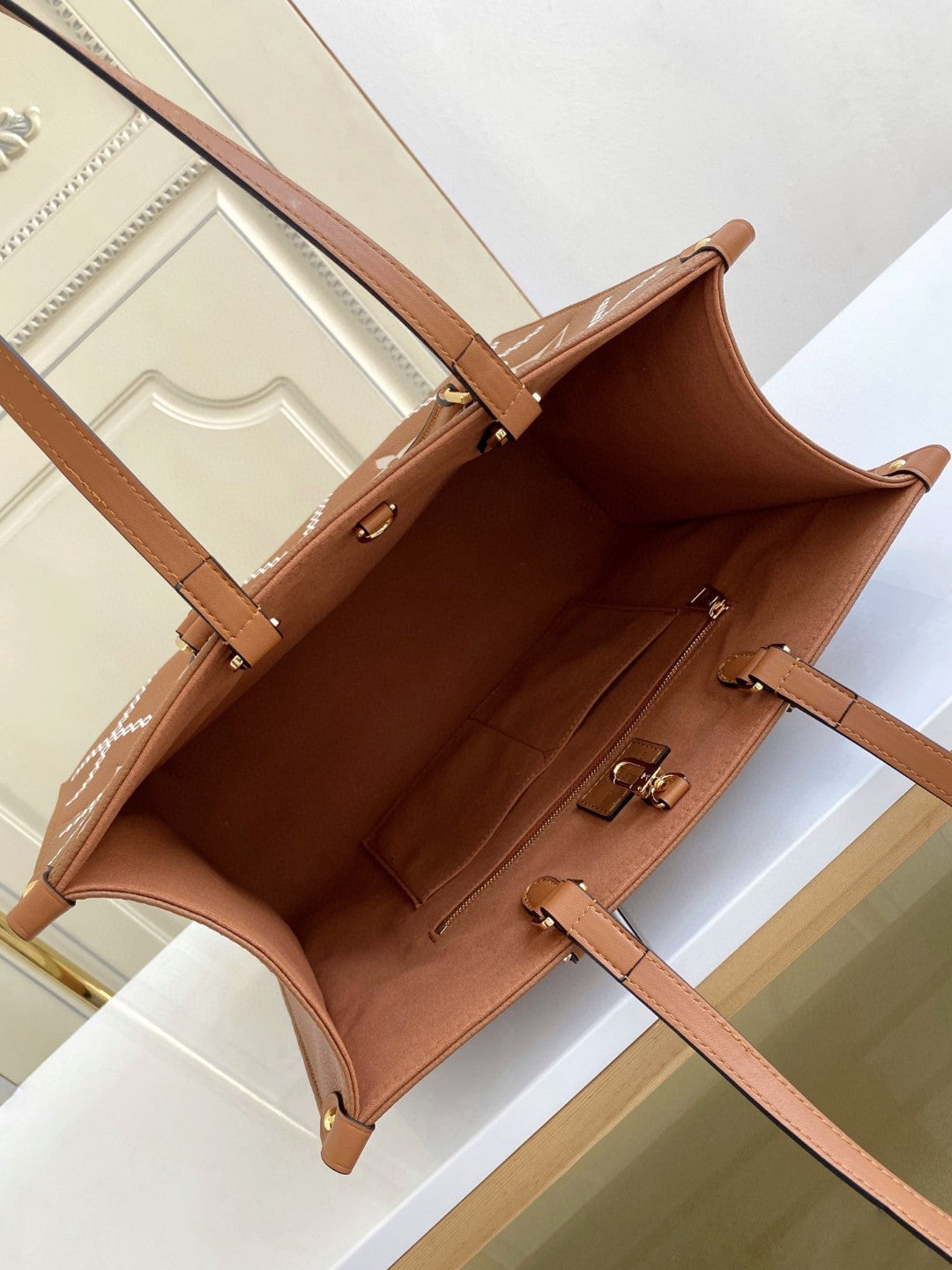 Louis Vuitton M45595 Onthego MM 35cm Brown – product image 2