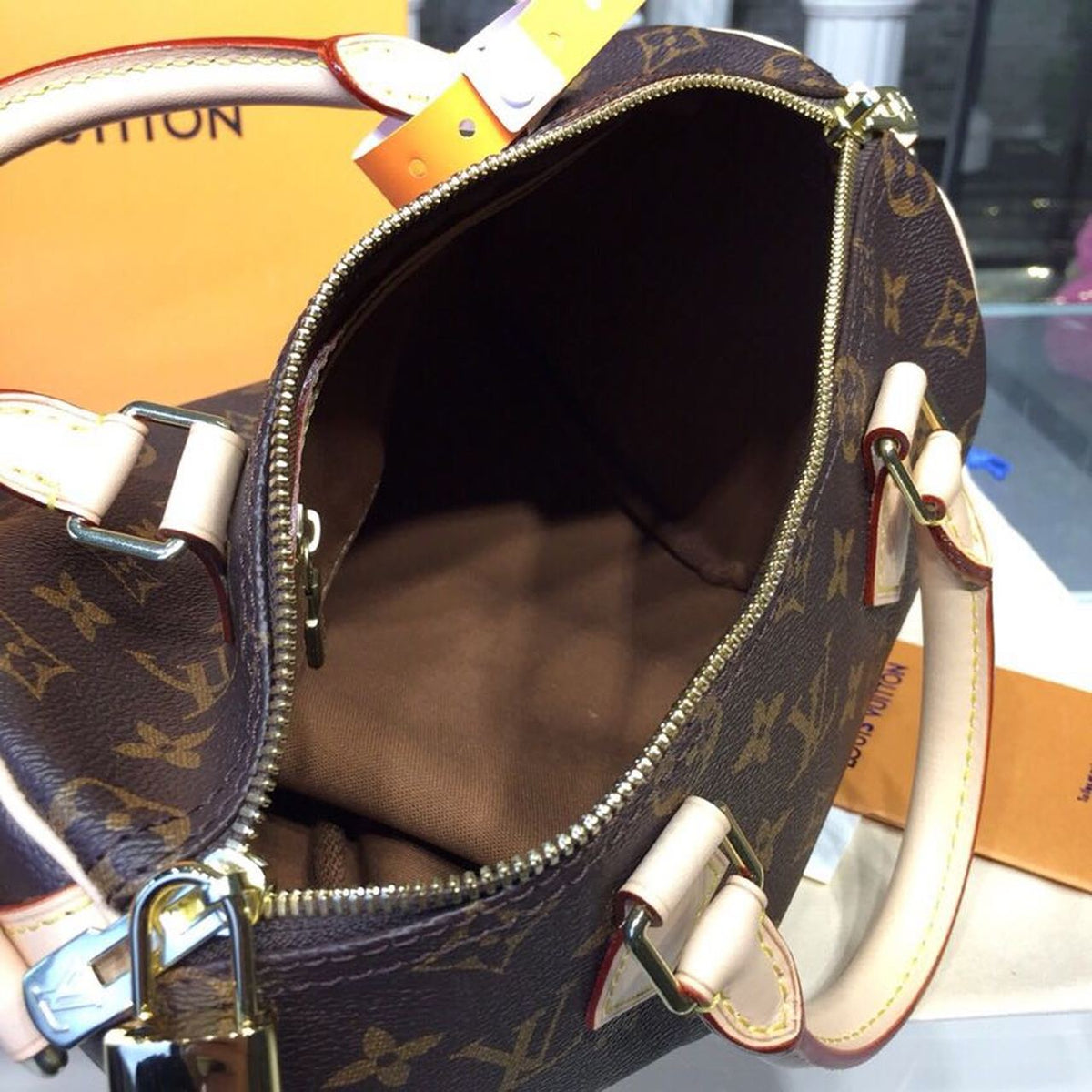 Louis Vuitton Speedy Bag 25cm Monogram Canvas Spring/Summer Collection M41109, Brown – product image 10