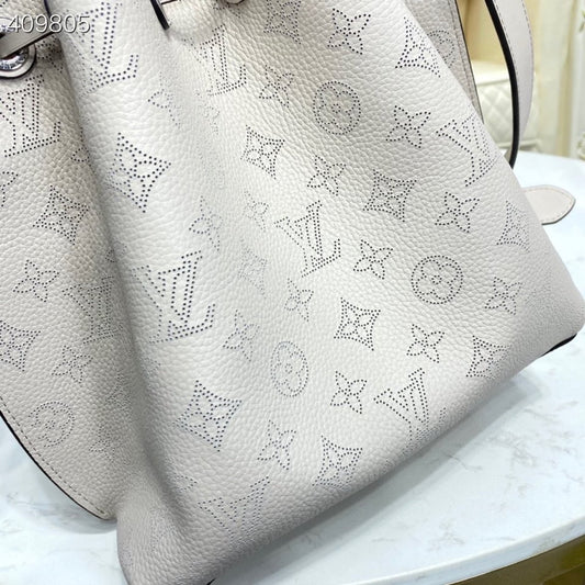 Louis Vuitton Muria Bag 22cm Mahina Calfskin Leather Spring/Summer Collection M57526 Mist – product image 2