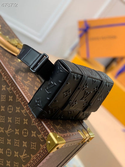 Louis Vuitton Trunk Slingbag Bag 20cm Monogram Seal Cowhide Canvas Spring/Summer Collection M57952, Black – product image 4