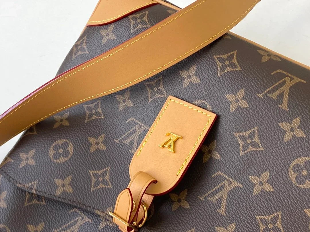 Louis Vuitton Crossbody Bag 31cm Brown