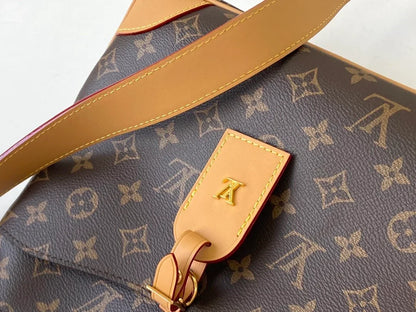 Louis Vuitton Crossbody Bag 31cm Brown