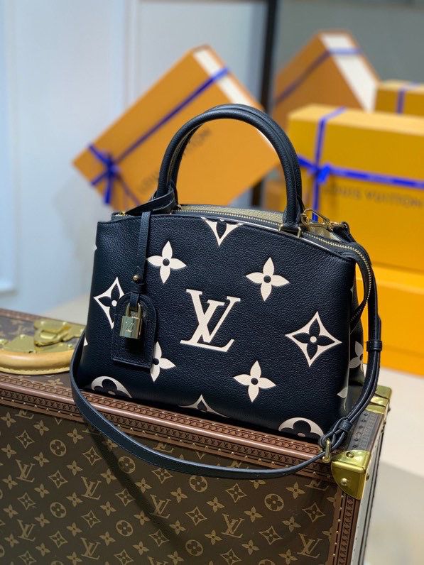 Louis Vuitton Petit Palais 29cm – product image 1