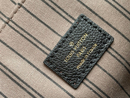 Louis Vuitton Pochette Métis Handbag M41487 29cm Black – product image 2