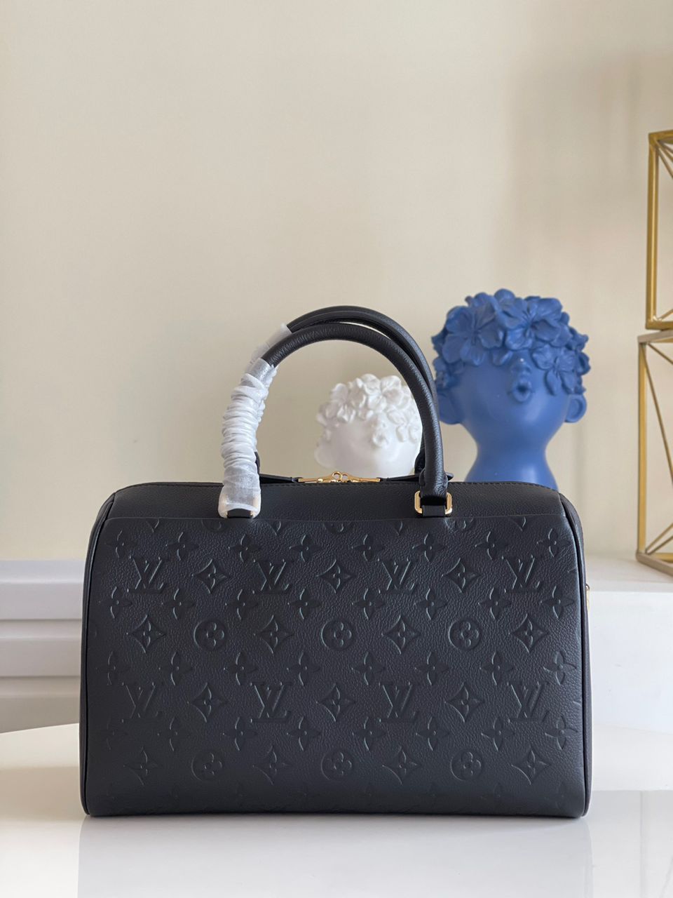 Louis Vuitton The Speedy Bandoulière 30cm Black – product image 1