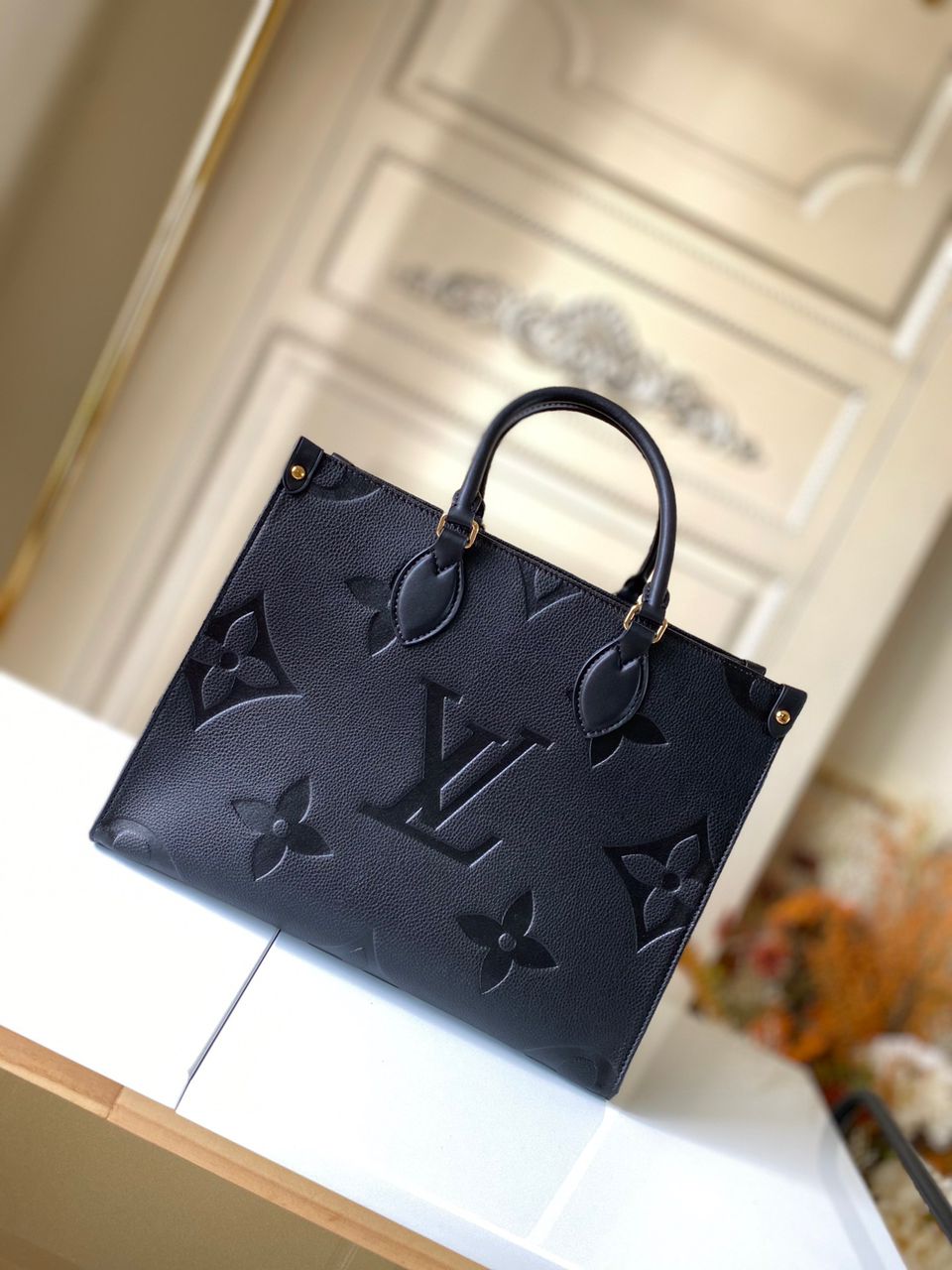 Louis Vuitton On The Go MM 34cm – product image 2