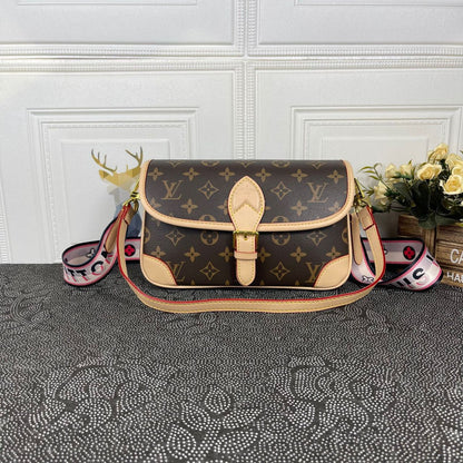 Louis Vuitton M45985 Diane 25cm Brown – product image 1