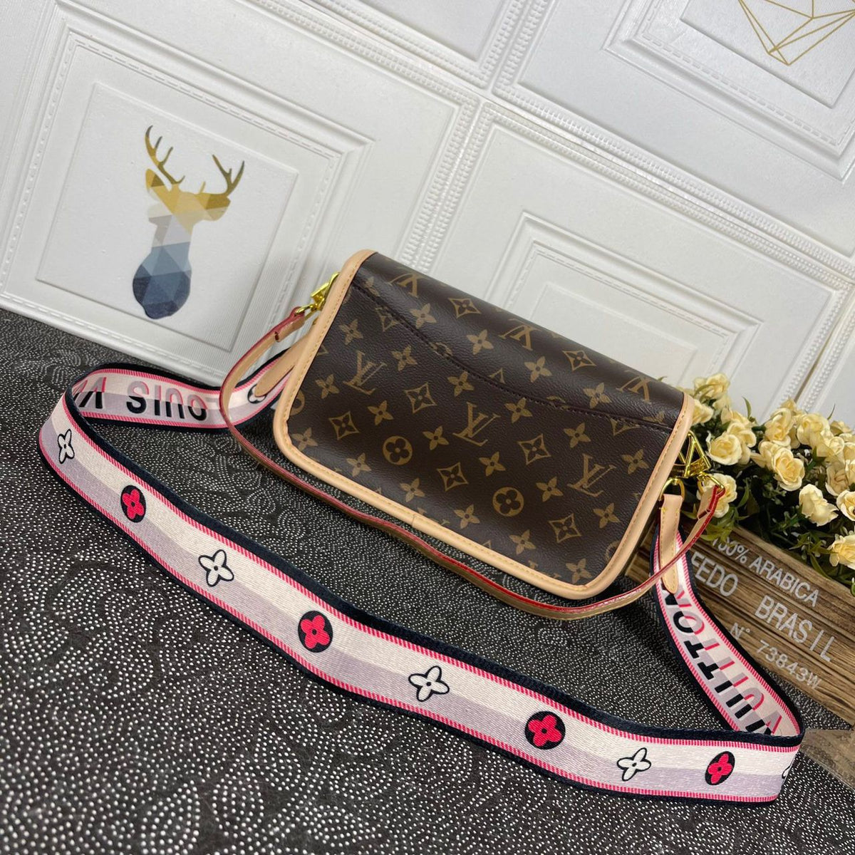 Louis Vuitton M45985 Diane 25cm Brown – product image 3