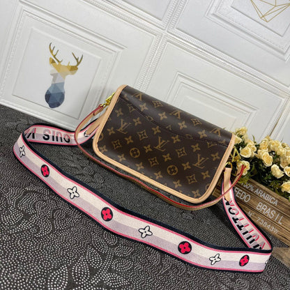 Louis Vuitton M45985 Diane 25cm Brown – product image 3