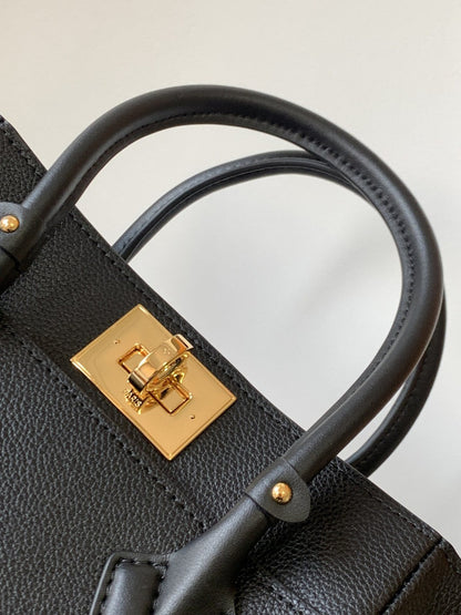 Louis Vuitton M57728 On My Side PM 30cm Black – product image 8