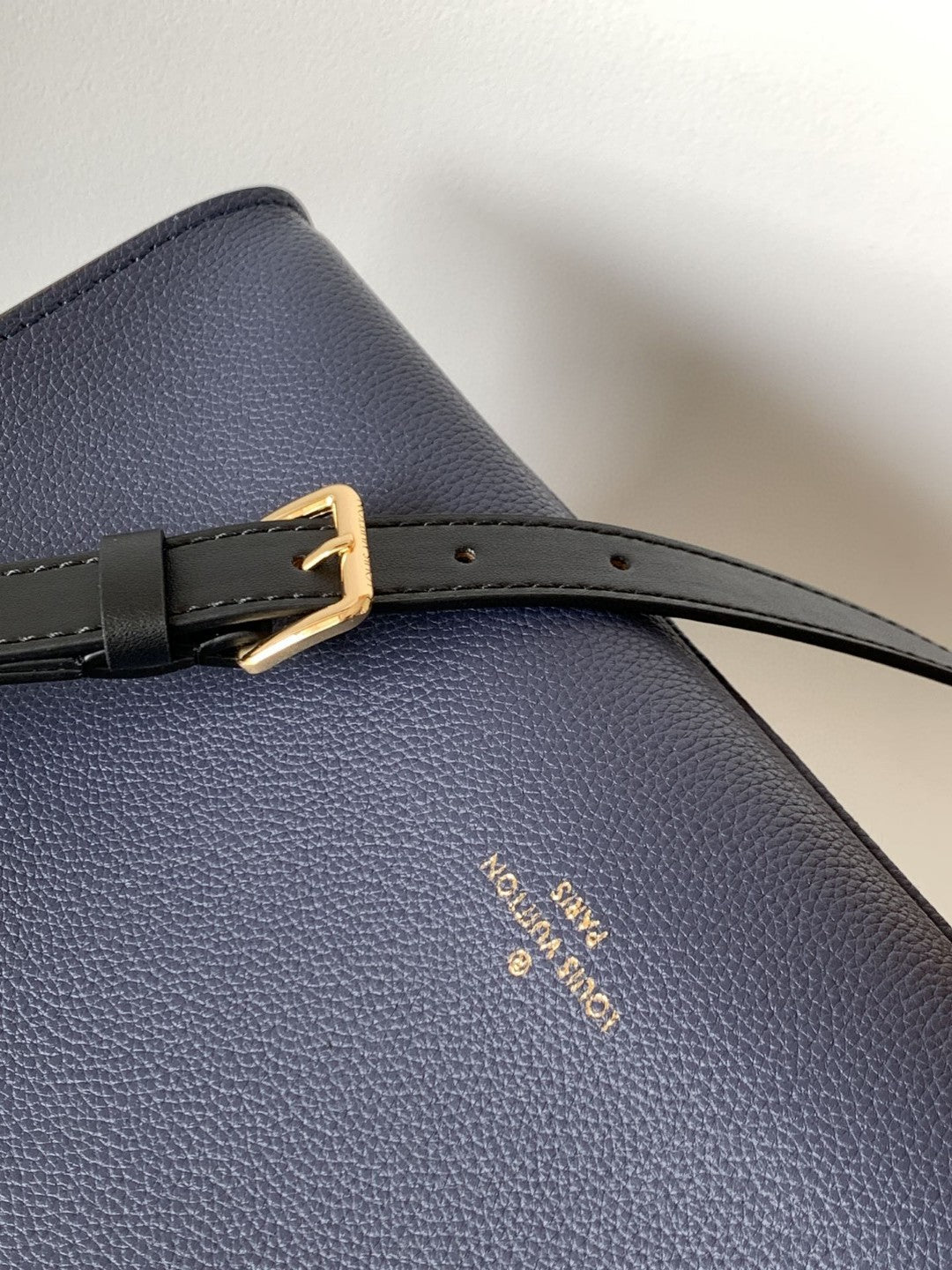 Louis Vuitton M57728 On My Side PM 30cm Blue – product image 8