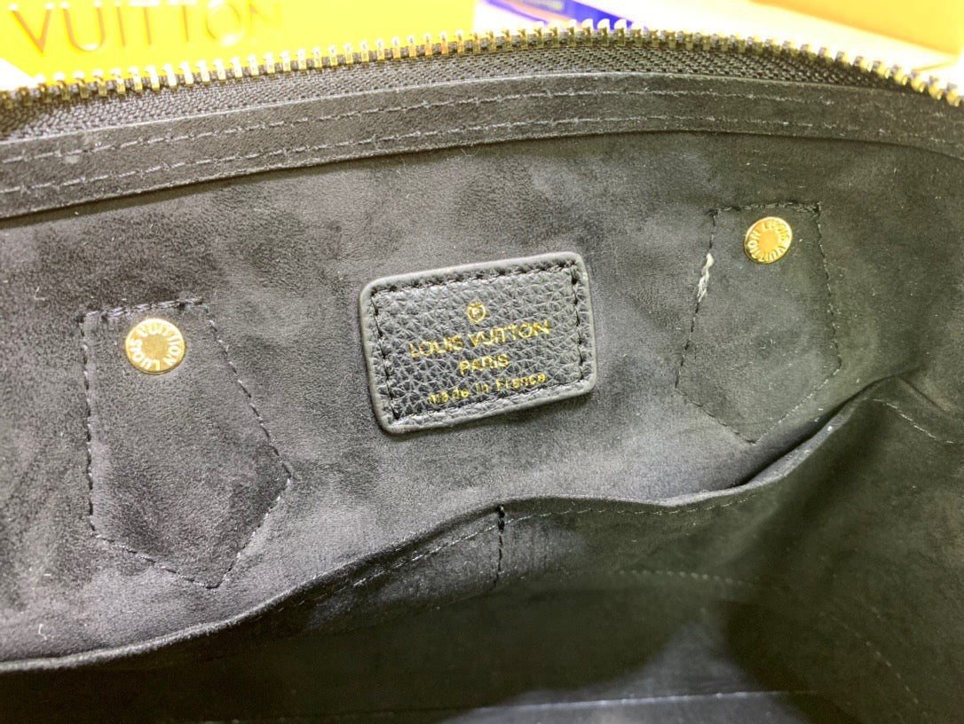 Louis Vuitton ALMA Monogram 35cm Black – product image 4