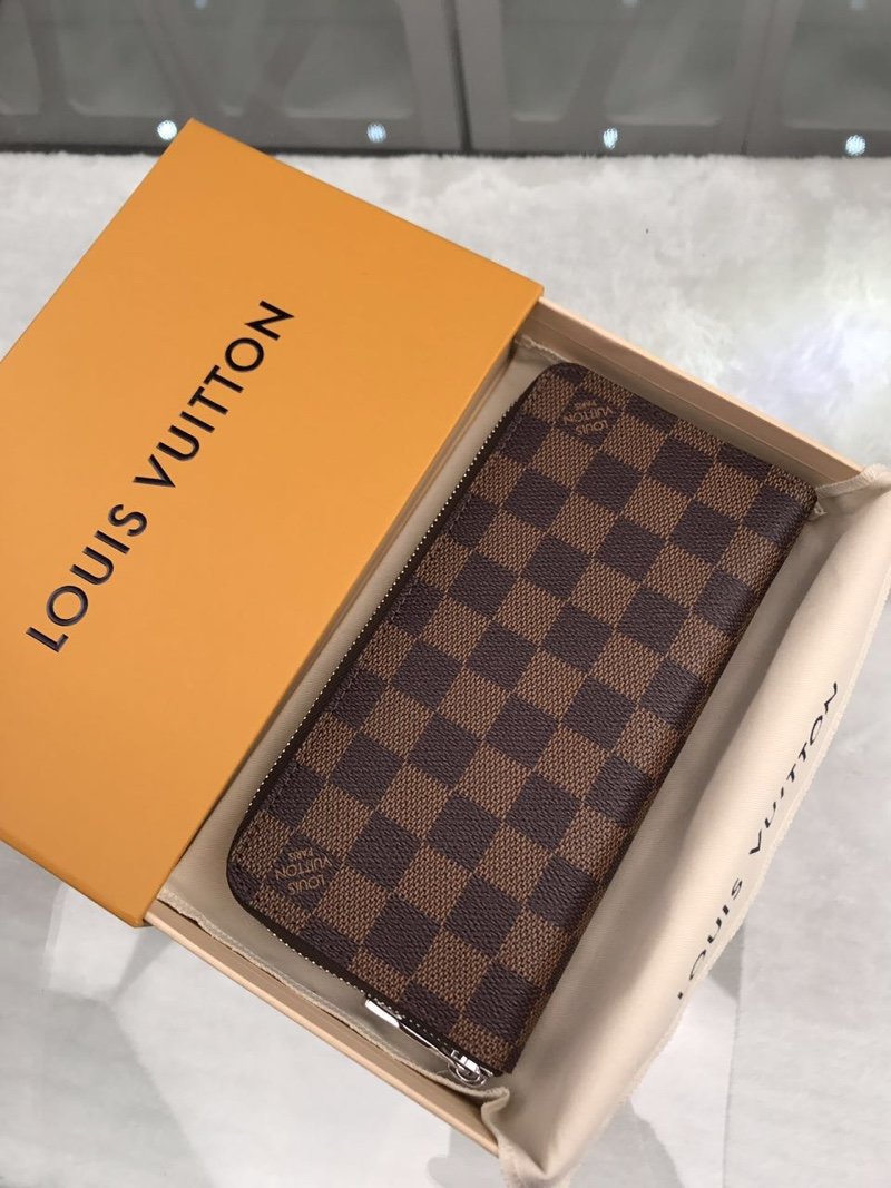 Louis Vuitton Damier Wallet 20cm Brown – product image 1