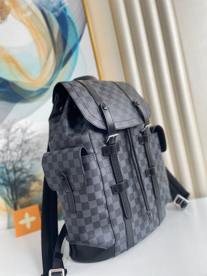 Louis Vuitton Christopher PM 44cm – product image 3